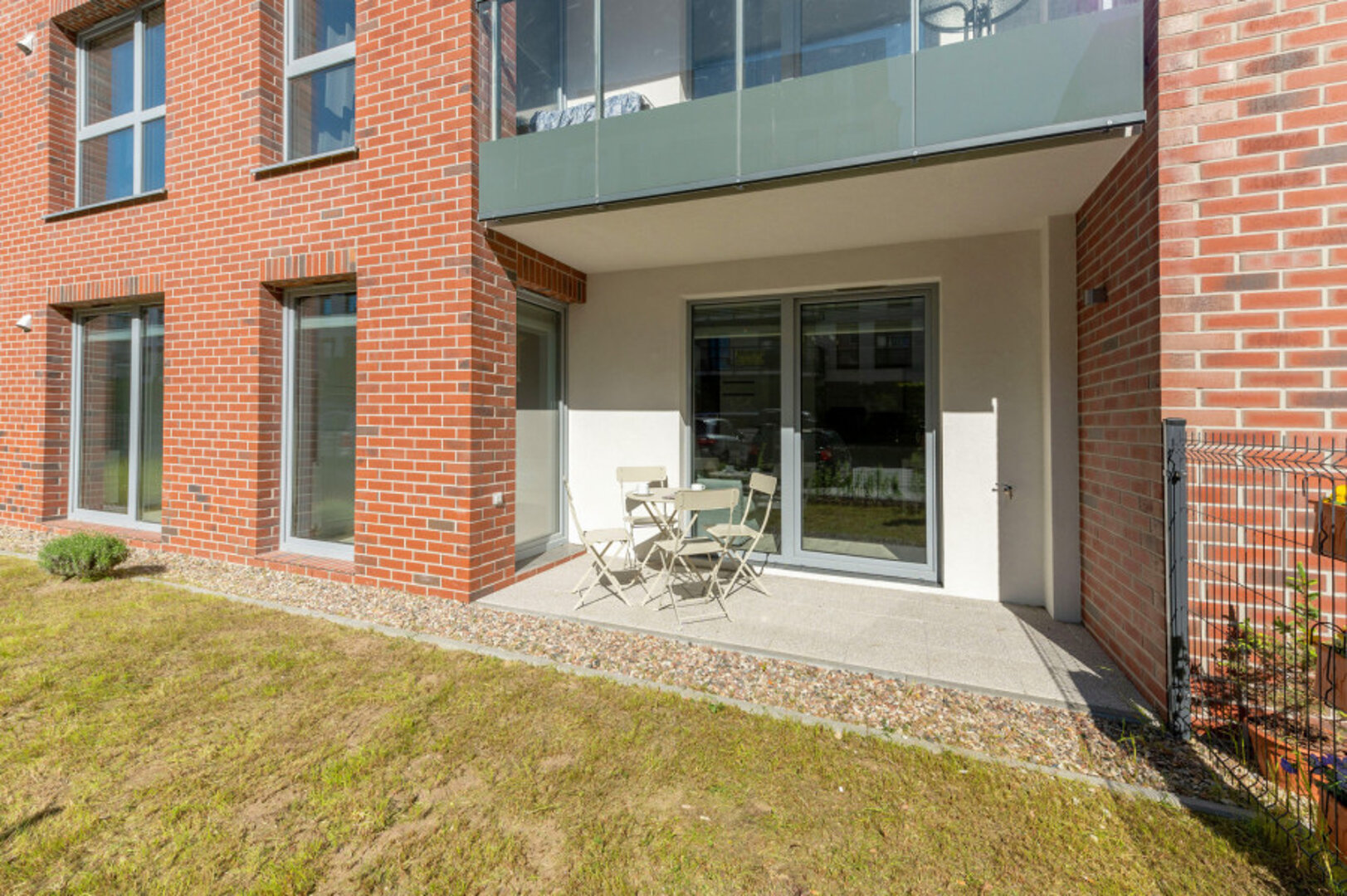 COSMO RADOMSKI, KNIECZYŃSKI, MEGGER SPÓŁKA JAWNA - 2