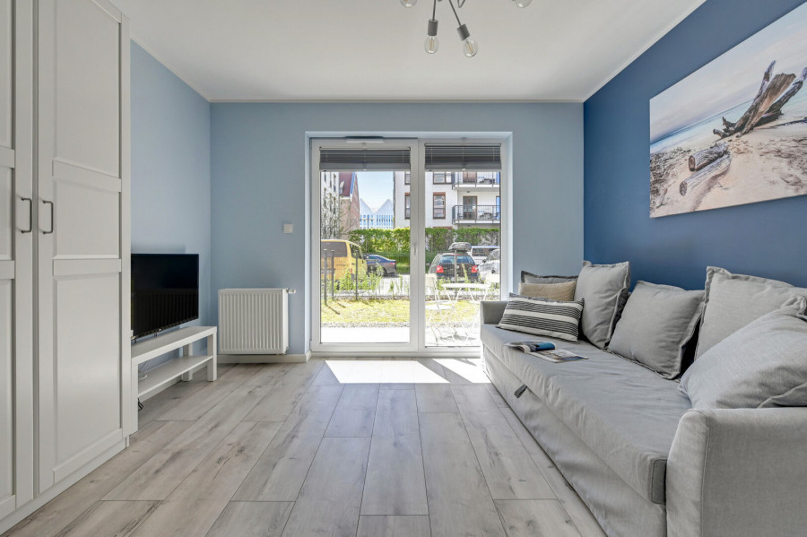 COSMO RADOMSKI, KNIECZYŃSKI, MEGGER SPÓŁKA JAWNA - 7