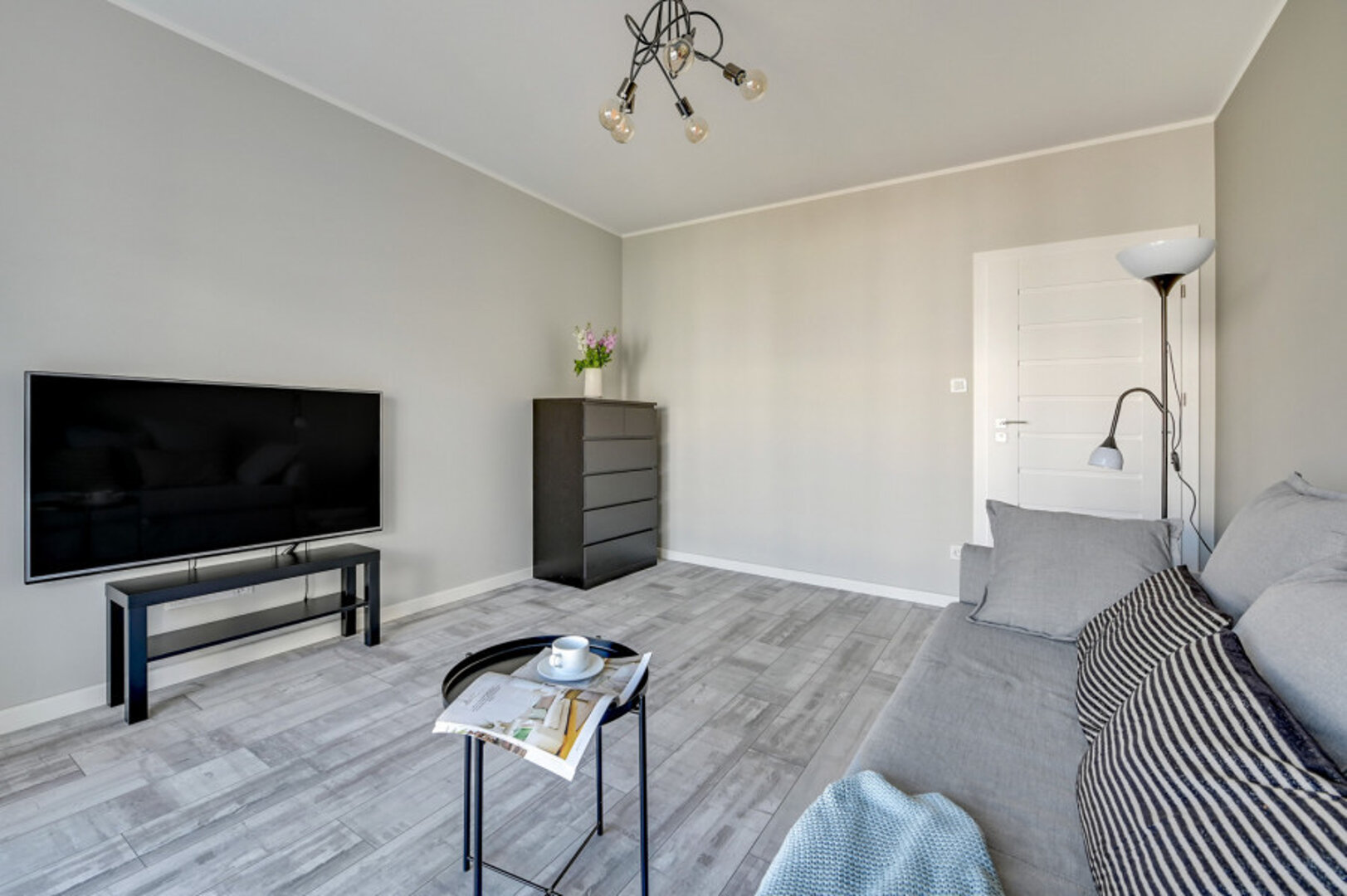 COSMO RADOMSKI, KNIECZYŃSKI, MEGGER SPÓŁKA JAWNA - 5