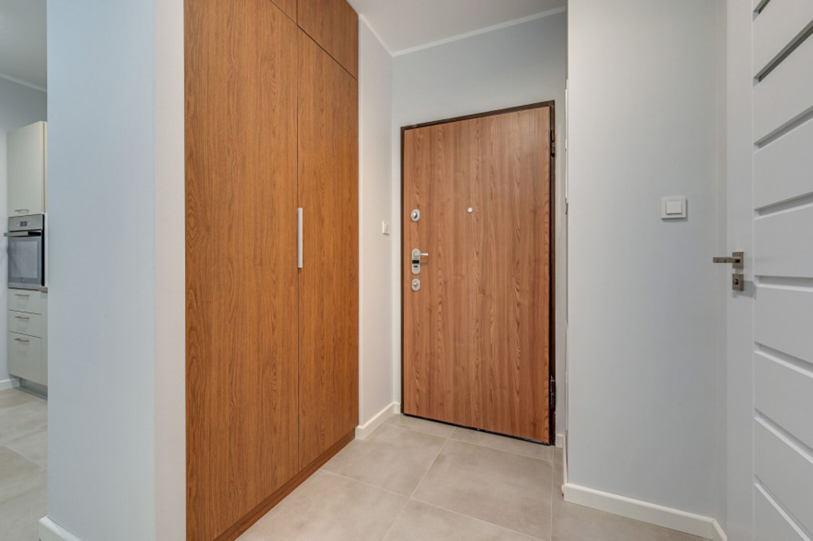 COSMO RADOMSKI, KNIECZYŃSKI, MEGGER SPÓŁKA JAWNA - 9