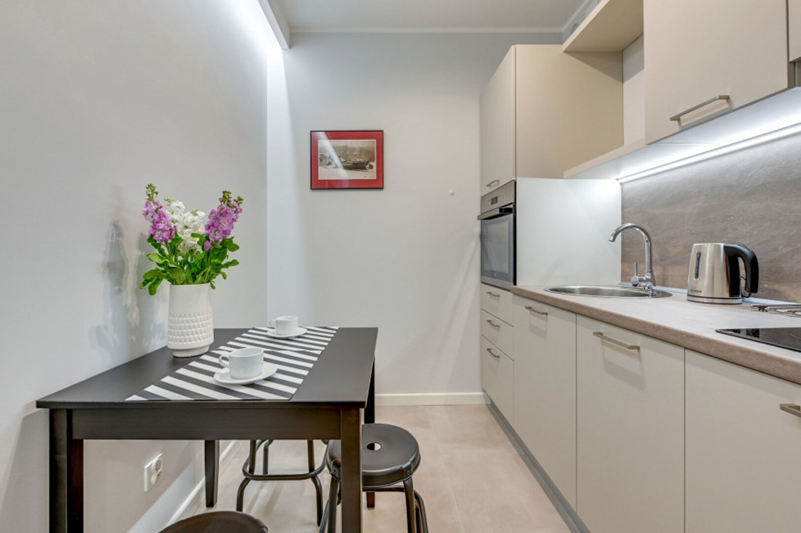 COSMO RADOMSKI, KNIECZYŃSKI, MEGGER SPÓŁKA JAWNA - 10